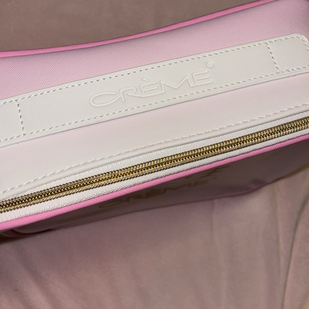 Hello Kitty Makeup Bag - Picture 2 of 5